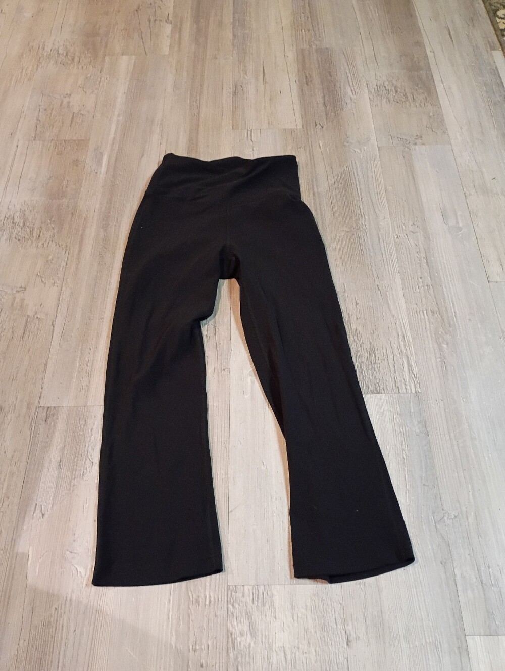 Lululemon - Picture 2 of 6